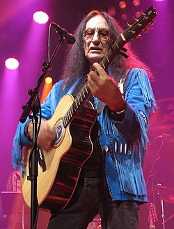 Ken Hensley Tavastia-klubilla vuonna 2019