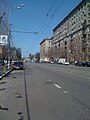 Красноказарменная улица в сторону центра