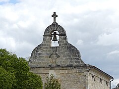 Le clocher-mur de l'église.