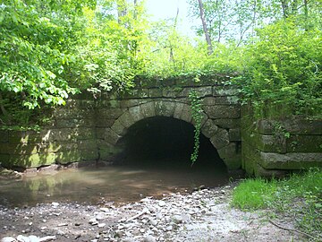 Another view of the P&O Canal aqueduct, built to carry the canal over Plum Creek.