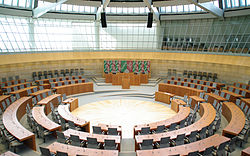 Plenarsaal Landtag NRW by Moritz Kosinsky3136.jpg