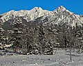 Skogan Peak in der Mitte mit Mount Lorette rechts