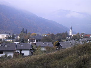 Blick über den Hauptort Treffen