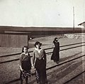 Anastasia, Tatiana e Maria in Crimea, durante una sosta del treno imperiale, primavera 1914.