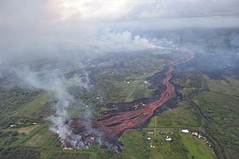 5月19日 溶岩流が南進し、海へと向かう。