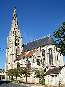 Eglise paroissiale Saint-Martin, depuis la route de Nanteuil-le-Haudouin.