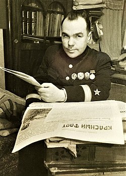 Бригадный комиссар В. В. Вишневский. Фото С. Струнникова, 1942