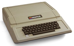 English: Apple II Plus computer.