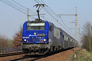 A BB 27300 on line N, between Coignières et Les Essarts-le-Roi.