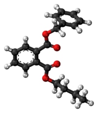 benzil-butil-ftalát molekula