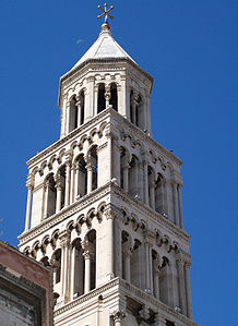 Torre românica.