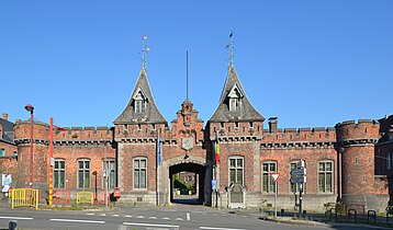 Caserne Caporal Trésignies (1887). Ancienne caserne d'infanterie, exemple d'architecture néogothique.