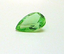 grün, facettiert (Dresdner Grüner Diamant)