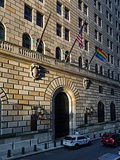 Main entrance arch Federal Reserve Bank of New York Building - Entrance (48126532156).jpg