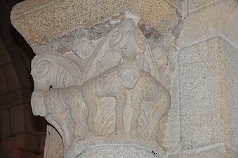 At São Pedro de Rates Monastery we find capitals with Biblical scenes like the episode of "Daniel and the Lions".