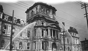 Rakennus suurpalon jäljiltä 3.3.1922.