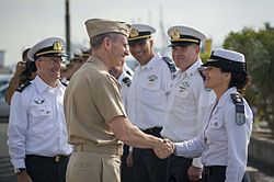מיכל תשובה עם אדמירל ג'ונתן גרינרט מהצי האמריקאי