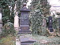 Hrob Karla Jonáše na Olšanských hřbitovech v Praze