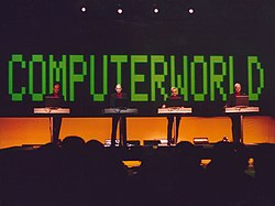 Kraftwerk Tukholmassa, helmikuussa 2004.