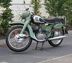 Une moto NSU Superlux, modèle 1955. (définition réelle 3 861 × 3 366)