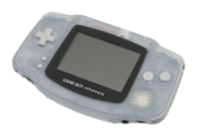 Console Game Boy Advance blanche légèrement transparente.