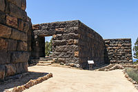 Paleokastro in Nisyros 20-jun-2013 01.jpg