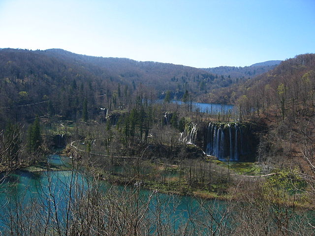 File:Plitvice_Lakes,_Galovac_Waterfall.JPG