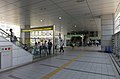 ゆりかもめ新橋駅入口（2015年5月27日）