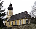 Kirche mit Ausstattung, Kirchhof mit Einfriedung, Kriegerdenkmal für die Gefallenen des Ersten Weltkrieges und Grabmal an der Kirche