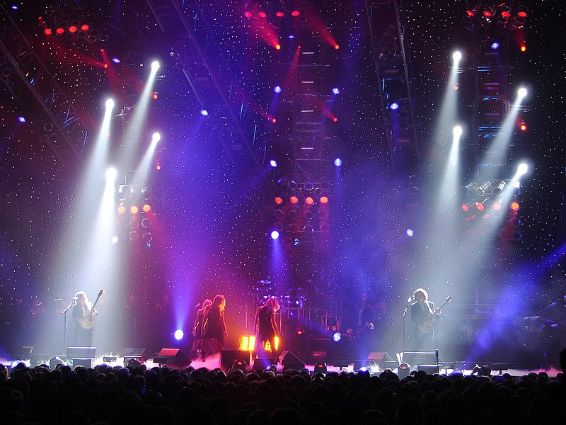 The image “http://upload.wikimedia.org/wikipedia/commons/thumb/6/68/Trans-Siberian_Orchestra_9.jpg/800px-Trans-Siberian_Orchestra_9.jpg” cannot be displayed, because it contains errors.