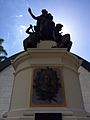 Monumentu frente a la tumba de Justo Rufino Barrios nel montículo nᵘ 1, construyida pola so vilba en 1892.[12]