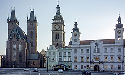 Velké náměstí s dominantou gotické katedrály sv. Ducha, renesanční Bílé věže a barokní Staré radnice