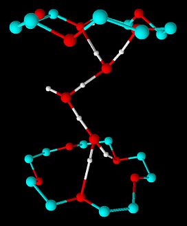 Ion [(H7O3)(15-couronne-5)2]+