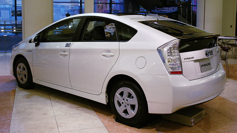 File:2009 Toyota Prius 02.jpg