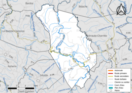 Carte en couleur présentant le réseau hydrographique de la commune