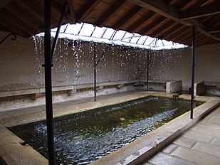 Lavoir à impluvium.