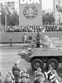 Parade of the National People's Army in East Berlin in 1989 Bundesarchiv Bild 183-1989-1007-031, Berlin, 40. Jahrestag DDR-Grundung, Parade.jpg