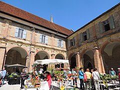 Cloître du couvent des Jacobins lors de l'exposition botanique Varietas Florum