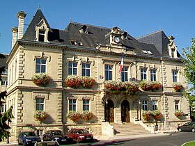 L'hôtel de ville de Creil.