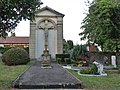 Friedhof mit Grabdenkmälern