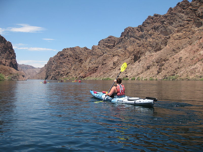 File:Kayakin' on Colorado River.jpg