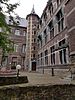 Noviciaatshuis van het Klooster Zusters Onder de Bogen, inclusief 12e/13e-eeuwse Hoge Leenzaal en 17e-eeuws proosdijgebouw