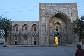 Modari-Khan-Madrasa