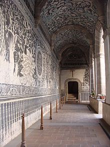 Murals at the mission church of San Salvador, Malinalco, Mexico use native flora and fauna and indigenous concepts of the afterlife to depict the Christian garden of paradise. Malinalco Hallway.jpg