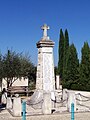 Le monument aux morts près de l'église Saint-Étienne (sept. 2014).