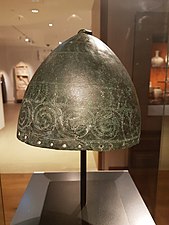 Бронзовый шлем 1400 - 1300 гг. до н. э.