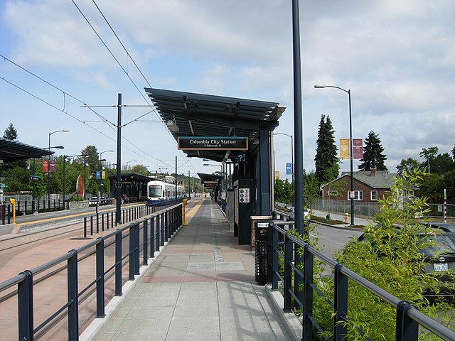 A Link light rail train at Columbia City station in 2009