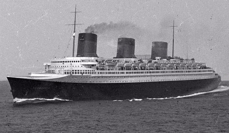 File:SS Normandie at sea 01.jpg