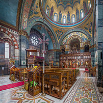 Vue intérieure de la cathédrale Sainte-Sophie, église grecque orthodoxe située dans le quartier de Bayswater, à Londres. (définition réelle 5 683 × 5 671)