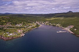 Luchtbeeld van het aan Trinity Bay gelegen dorp Sunnyside (2017)